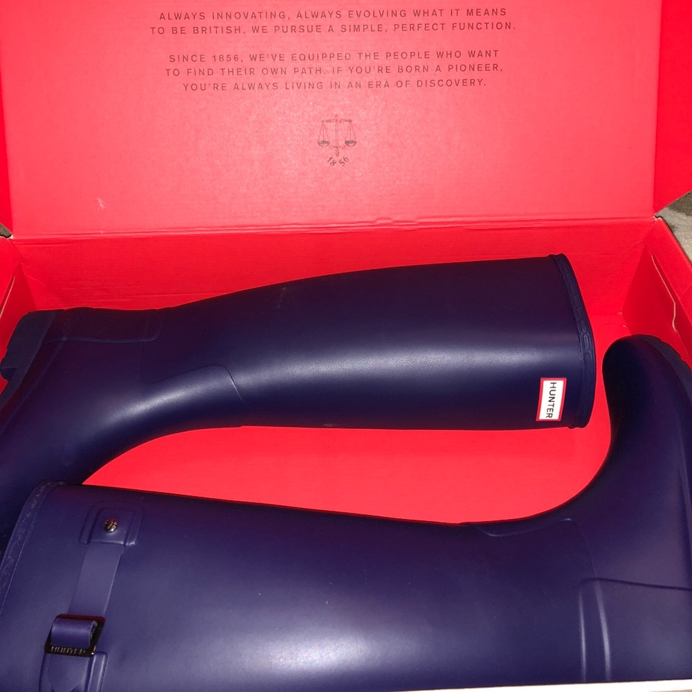 Brand new women’s Hunter Rain Boots size 8! - Picture 2 of 8